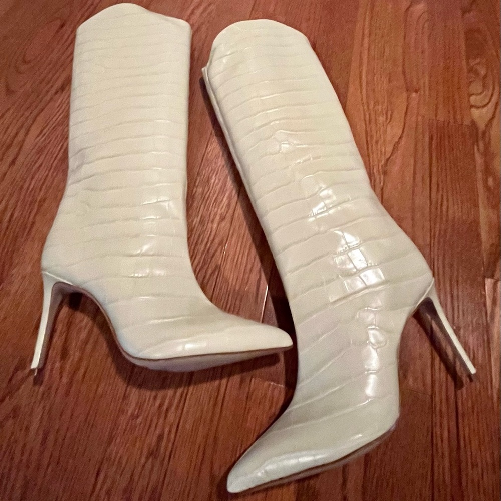 NWT SCHUTZ Maryana knee high pointed toe boot - size 8.5
